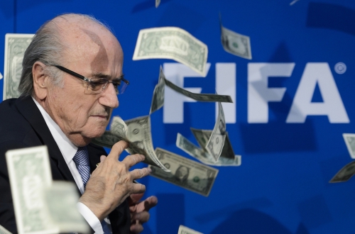 布拉特發(fā)布會遭美元砸臉 布拉特發(fā)布會遭美元砸臉