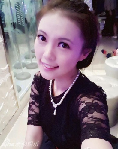 央視女記者艾婷婷美胸?fù)岀R 央視女記者艾婷婷美胸?fù)岀R