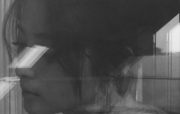 蔣勤勤吊帶美照。