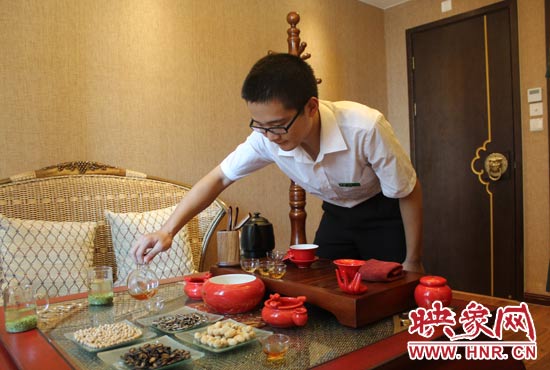 能泡好一杯茶，是李克勤今年夏天最大的收獲。