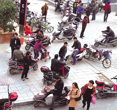 記者體驗“與死亡擦肩”