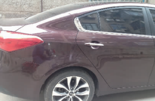 鄭州小區(qū)住戶“搶車(chē)位”引糾紛 數(shù)輛車(chē)深夜遭黑手