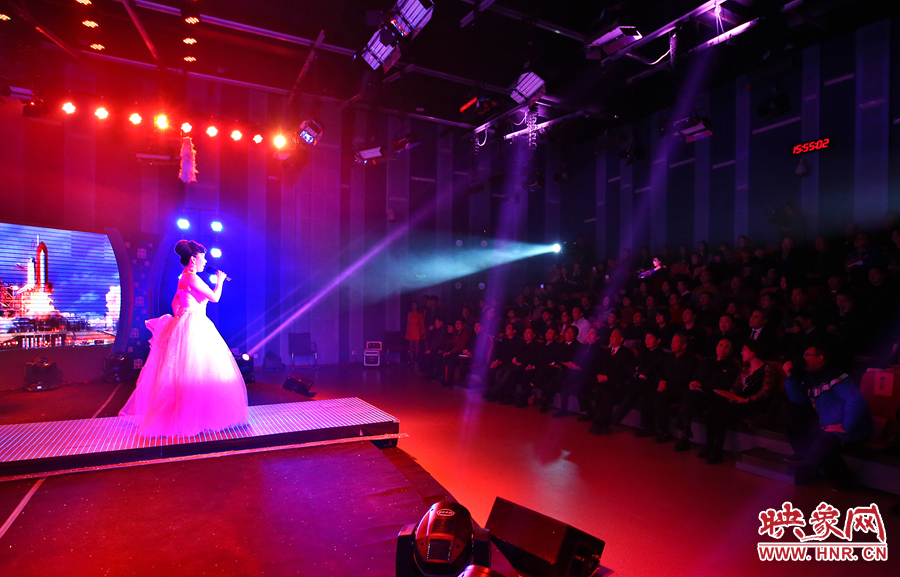 詩歌朗誦會現(xiàn)場。