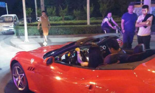 “法拉利飆車(chē)襲警”案 當(dāng)事人已被刑拘 “法拉利飆車(chē)襲警”案 當(dāng)事人已被刑拘
