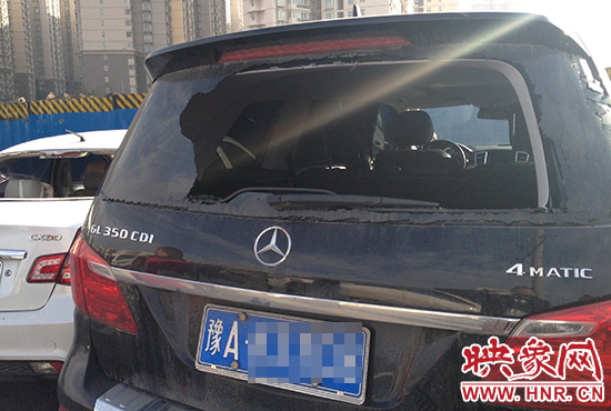 被砸的車(chē)輛