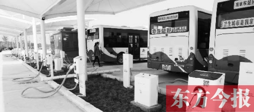 河南最大汽車充電站投用 可同時為250輛公交充電 河南最大汽車充電站投用 可同時為250輛公交充電