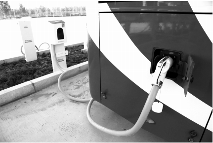 電動公交正在充電 電動公交正在充電