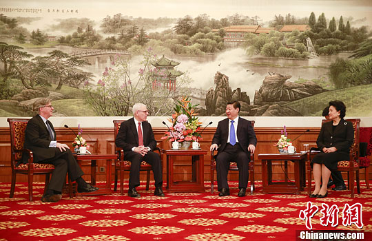 10月23日，中國國家主席習(xí)近平在北京釣魚臺國賓館會見清華大學(xué)經(jīng)濟管理學(xué)院顧問委員會海外委員。