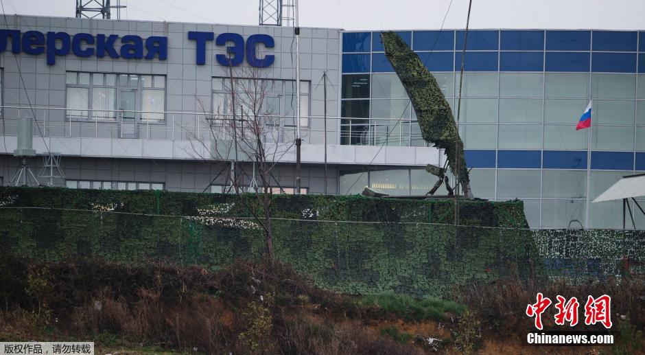 當(dāng)?shù)貢r(shí)間1月29日，俄羅斯索契，2014年索契冬奧會(huì)，俄羅斯軍方在奧林匹克公園周邊部署放空導(dǎo)彈系統(tǒng)。