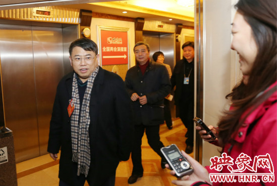 朱夏炎視察映象網(wǎng)全國(guó)兩會(huì)北京演播室 寄語爭(zhēng)做第一