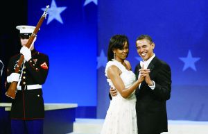 奧巴馬夫婦去年總收入298.8萬(wàn)元人民幣。