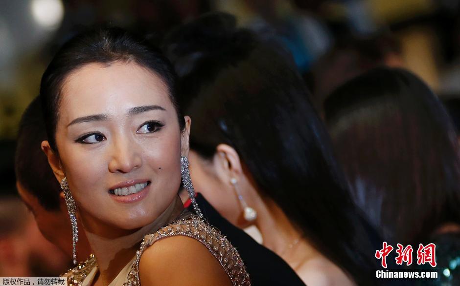 《歸來》戛納首映 兩代謀女郎紅毯PK 《歸來》戛納首映 兩代謀女郎紅毯PK