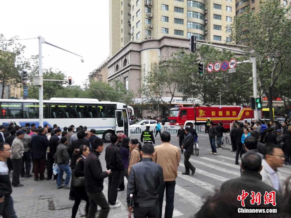 自治區(qū)和烏魯木齊市有關(guān)部門(mén)迅速處置，傷員已全部送往醫(yī)院救治。