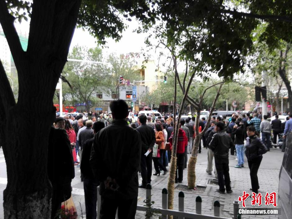 自治區(qū)和烏魯木齊市有關(guān)部門(mén)迅速處置，傷員已全部送往醫(yī)院救治。