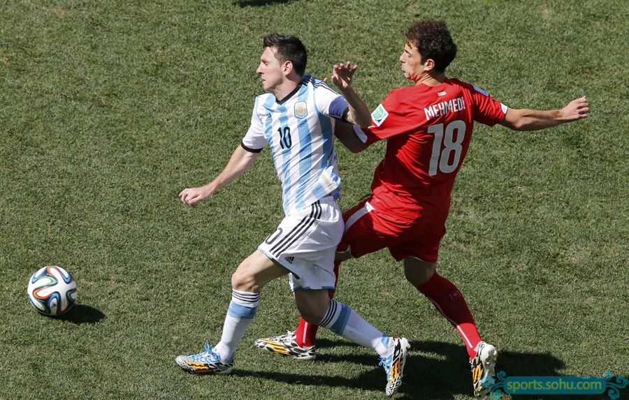 高清圖:世界杯阿根廷戰(zhàn)瑞士 梅西遭遇嚴(yán)密?chē)? alt=