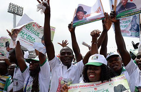 11日，喬納森總統(tǒng)的支持者在集會現(xiàn)場。