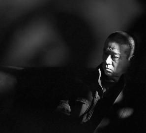 遲貴柱被判無(wú)罪后，怎么也高興不起來(lái)。