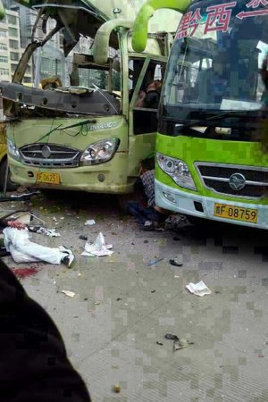 爆炸現(xiàn)場(chǎng)。圖片來(lái)自網(wǎng)絡(luò)