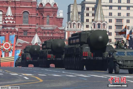 資料圖：2014年5月9日，俄羅斯舉行紀(jì)念衛(wèi)國戰(zhàn)爭勝利69周年的閱兵式，俄羅斯總統(tǒng)普京出席。