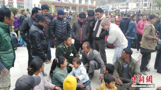 圖為西藏日喀則市吉隆縣吉隆鎮(zhèn)現(xiàn)場(chǎng)。 李國(guó)偉 攝