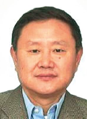 胡奉憲 現(xiàn)年60歲，外逃前任四川韻律實(shí)業(yè)發(fā)展公司總經(jīng)理、董事長，2009年11月逃往美國或澳大利亞。