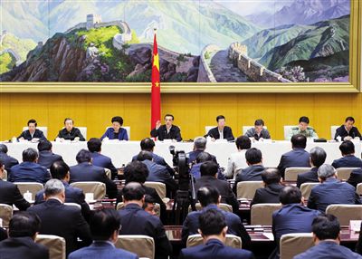 5月12日，國務(wù)院召開推進(jìn)簡政放權(quán)放管結(jié)合職能轉(zhuǎn)變工作電視電話會(huì)議，李克強(qiáng)總理發(fā)表講話。新華社記者