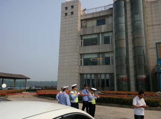 江蘇盱眙首富張玉鵬墜亡 曾稱有用不完的錢(圖) 江蘇盱眙首富張玉鵬墜亡 曾稱有用不完的錢(圖)