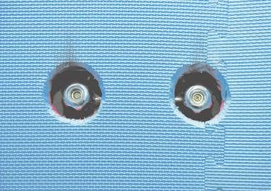 廁所內(nèi)所有的水龍頭開關(guān)都進(jìn)行了軟包。