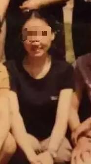 吳老師教音樂，已在該校工作十幾年。