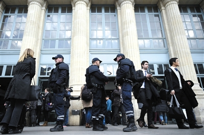 法國巴黎，警方加強安保工作。圖/CFP