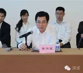 在天津紀(jì)委對(duì)王富強(qiáng)的通報(bào)中指出，王富強(qiáng)從“聽(tīng)黨的話(huà)，永遠(yuǎn)跟黨走，做讓黨放心的人”這一初心出發(fā)，吃過(guò)苦、流過(guò)汗，曾為天津港保稅區(qū)的建設(shè)和發(fā)展、為天津市招商引資工作作出過(guò)貢獻(xiàn)。貢獻(xiàn)被認(rèn)可、贊譽(yù)，其驕傲自滿(mǎn)情緒漸生，覺(jué)得