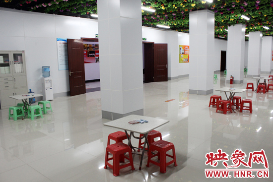 為了給市民納涼避暑創(chuàng)造舒適的環(huán)境，今年鄭州市人防辦加大了投入，對納涼點進行了升級改造