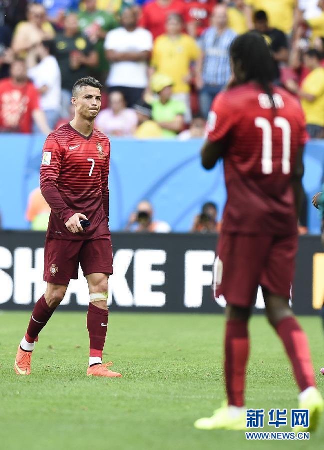 6月26日，葡萄牙隊(duì)球員克·羅納爾多（左）在比賽中。
