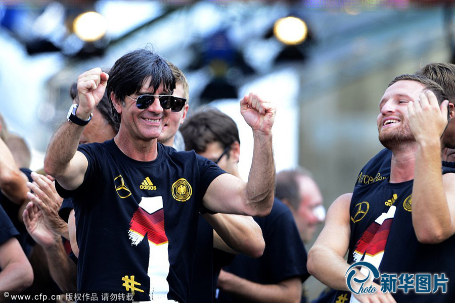 當?shù)貢r間2014年7月15日，德國柏林，德國隊歸國舉行奪冠巡游