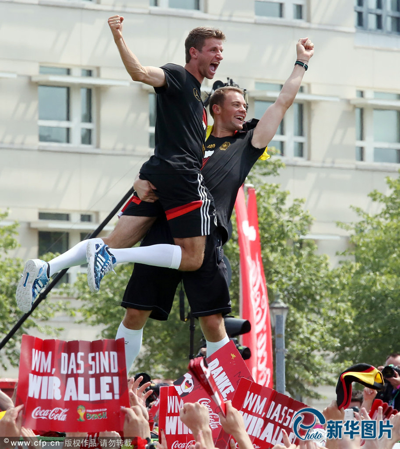 當?shù)貢r間2014年7月15日，德國柏林，德國隊歸國舉行奪冠巡游