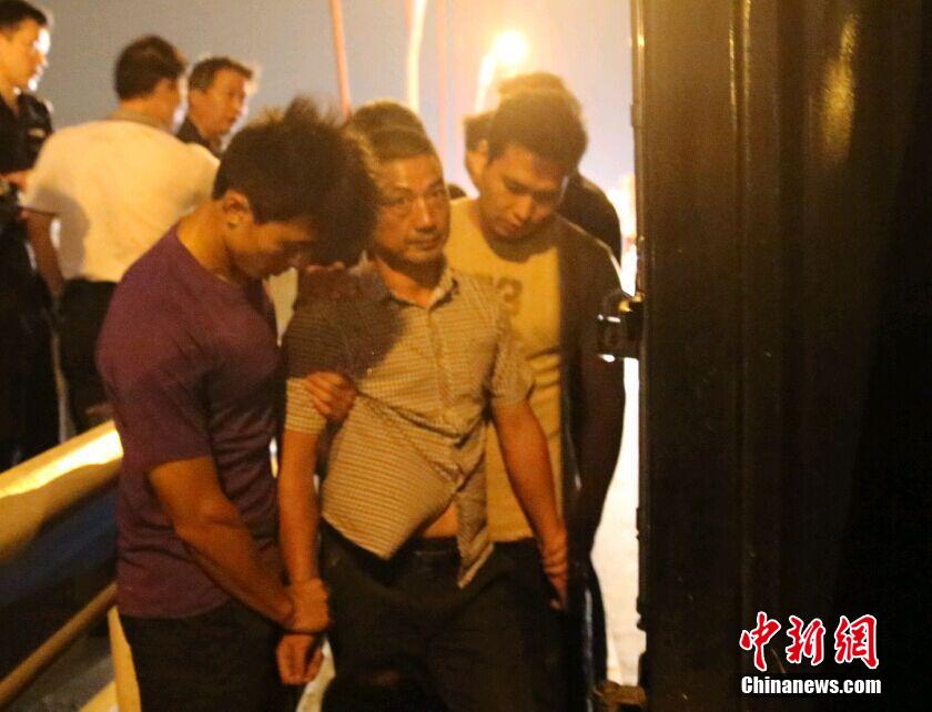 圖為劫持者被擒獲。