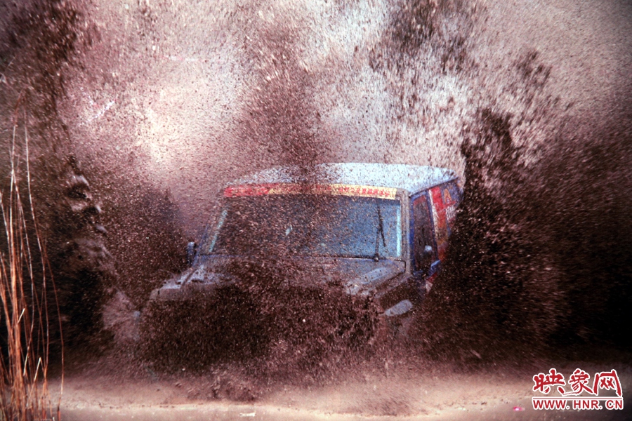 賽車的世界、更是男人的世界。圖為部分參展攝影作品。