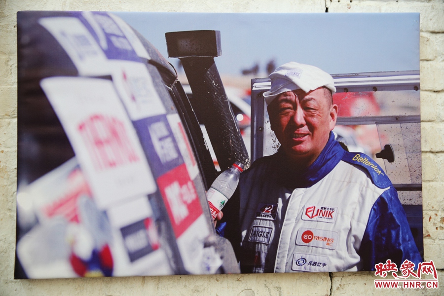 賽車的世界、更是男人的世界。圖為部分參展攝影作品。