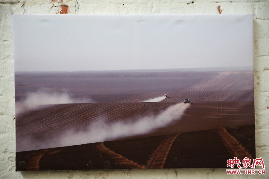 賽車的世界、更是男人的世界。圖為部分參展攝影作品。