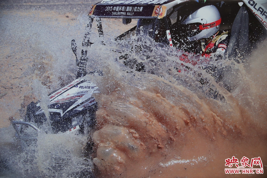 賽車的世界、更是男人的世界。圖為部分參展攝影作品。