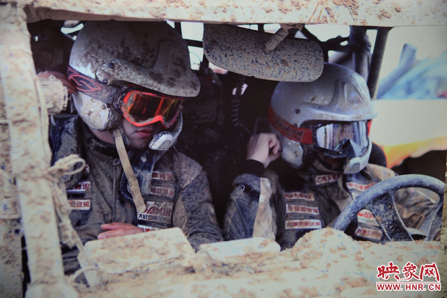 賽車的世界、更是男人的世界。圖為部分參展攝影作品。