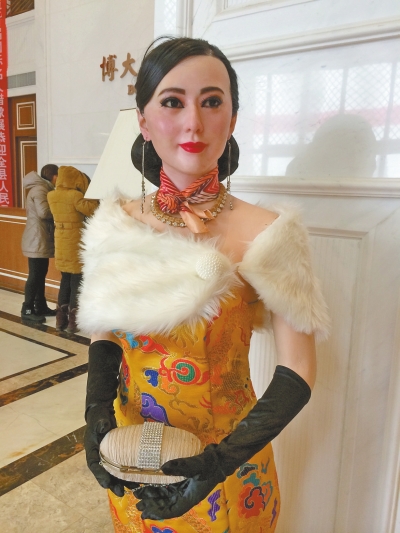 若不是這身似是而非的衣服，你能認出這是范冰冰嗎？