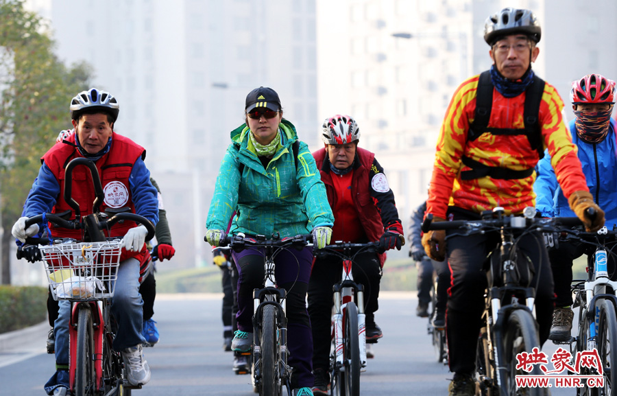 獻愛心、騎行天下，映象網(wǎng)騎行車友樂翻天