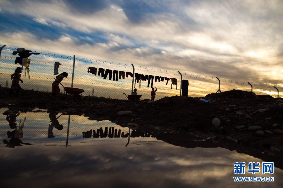 探訪埃爾比勒郊區(qū)的伊拉克人難民營(yíng) 探訪埃爾比勒郊區(qū)的伊拉克人難民營(yíng)