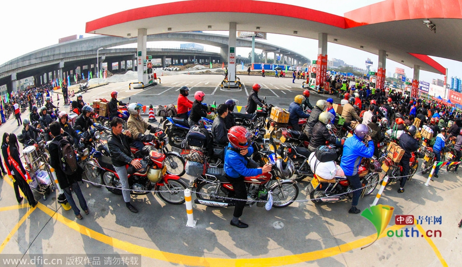 今年廣東、廣西兩省共193座中石化油站將為返鄉(xiāng)車主提供“6+X”免費服務(wù)，并將為1萬名“返鄉(xiāng)摩騎”免