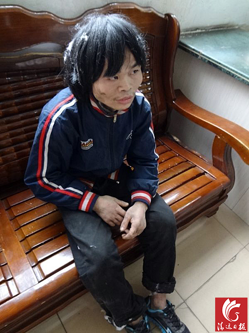 1997年16歲時(shí)被“杜某”以招工名義帶離家鄉(xiāng)關(guān)押干活至今。