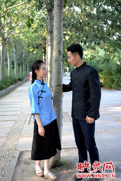 輕輕的凝視，勝卻了千言萬語。