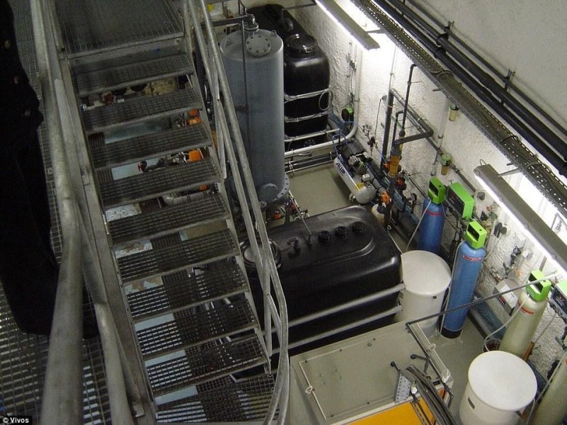 圖為堡壘內(nèi)的儲(chǔ)水和發(fā)電系統(tǒng)，同時(shí)還配備溫度調(diào)節(jié)與通風(fēng)設(shè)備。