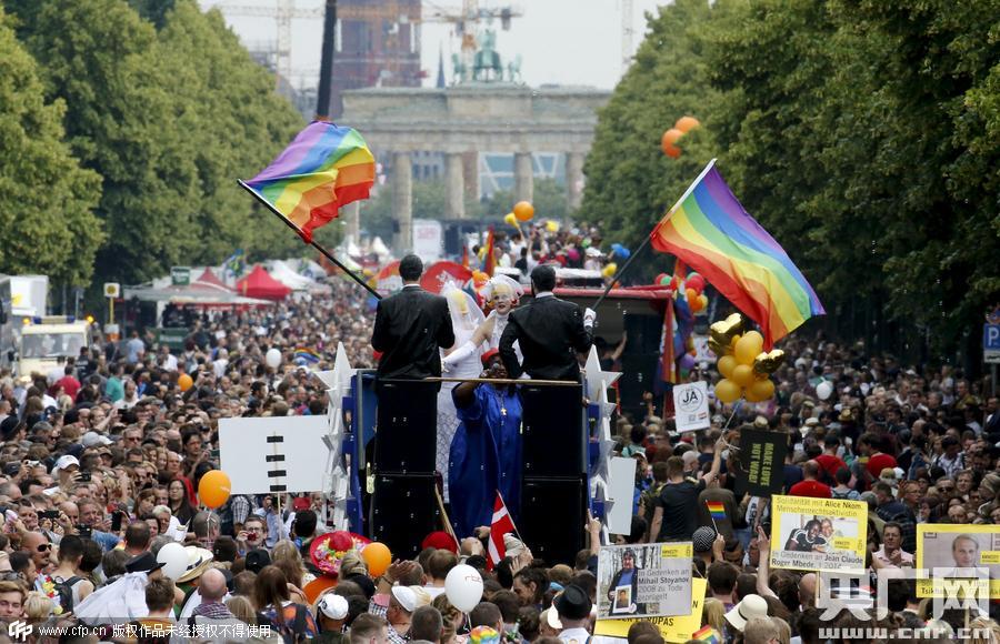 德國柏林，當(dāng)?shù)嘏e行同性戀驕傲大游行