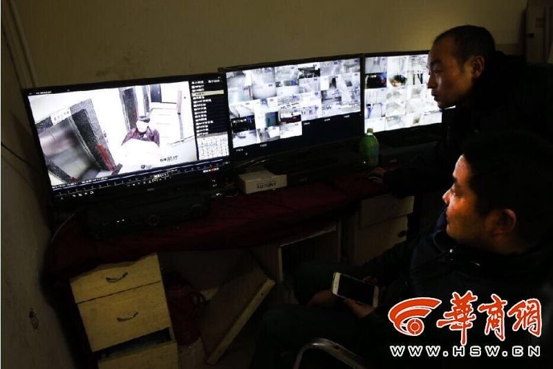 西安一小偷將保險(xiǎn)箱包在被子里離開(kāi) 過(guò)程僅15分鐘